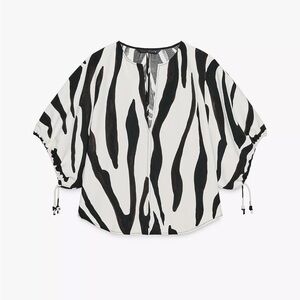 Zara ZW Round Neck Blouse w V-Neck Short Puff Sleeves Animal Zebra Print NWT XS